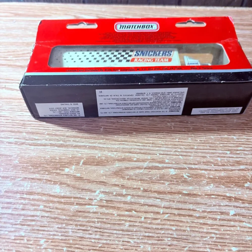 Matchbox Super Star Transporters Snickers Racing Team NIB.
